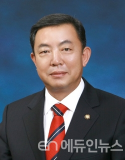 국회 교육위원회 위원장 내정자 이찬열 의원(바른미래당)