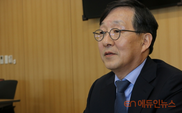 반상진 한국교육개발원장은 지난 20일 에듀인뉴스와 인터뷰에서 교사대 통폐합의 필요성을 강조했다.2020.05.20(사진=지성배 기자)