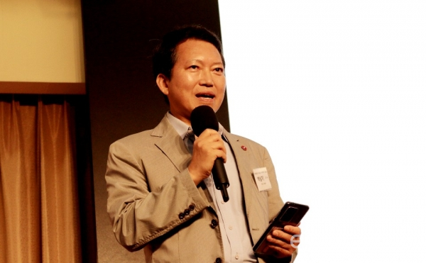 박남기 교수는 에듀연구소 주최, 에듀인뉴스/eduTV 주관으로 열린 'K에듀테크 미래교육 컨퍼런스 2020'에서 발제하고 있다.(사진=지성배 기자)